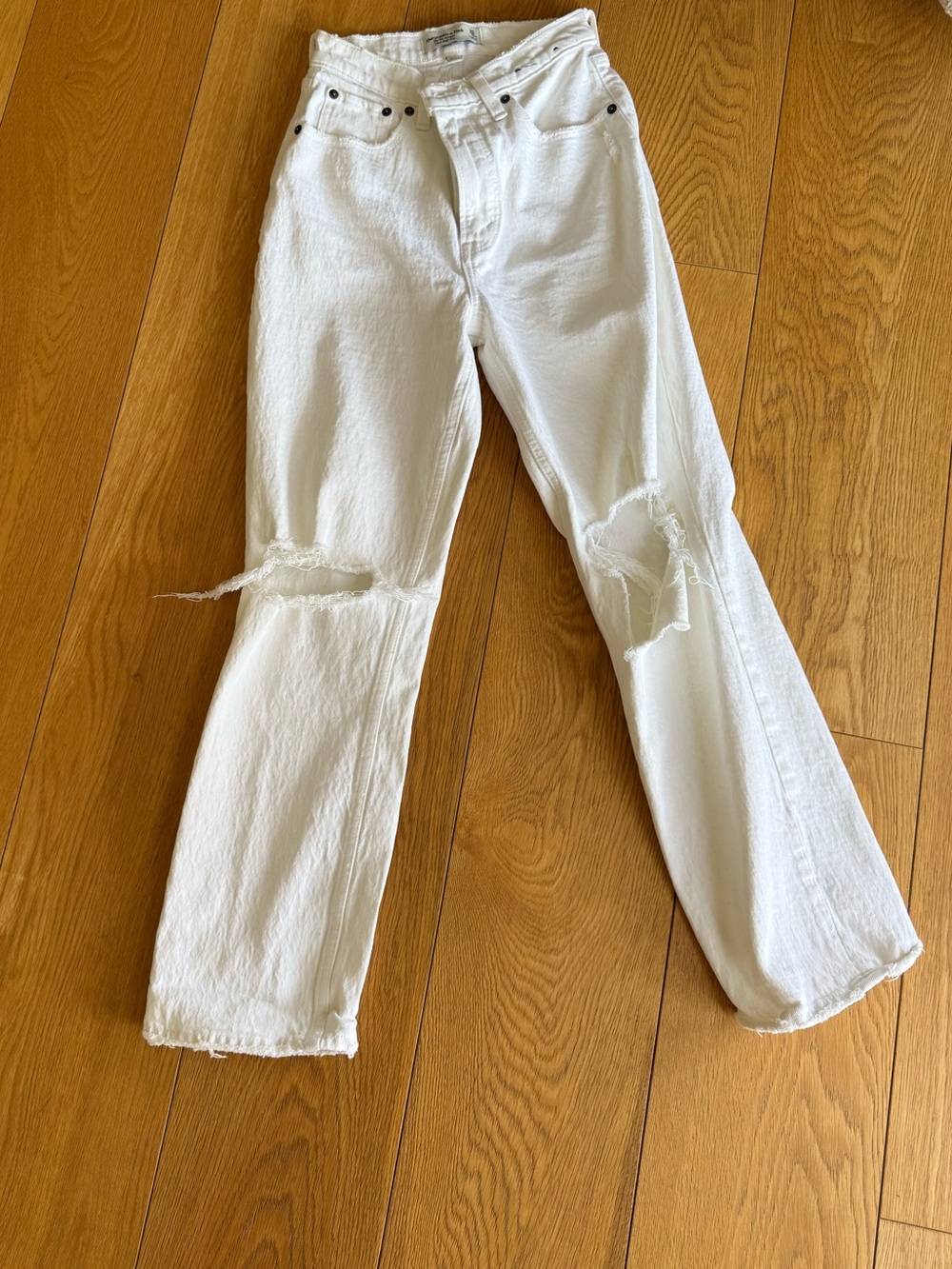 Abercrombie & Fitch Off White Distressed Straight-Leg Jeans